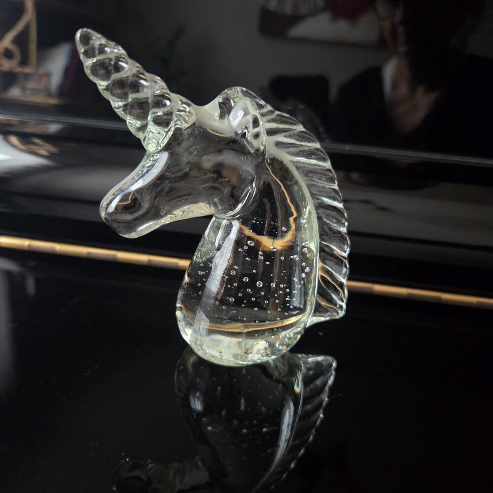 Vintage Giftcraft Taiwan clear glass controlled bubbles paper weight.